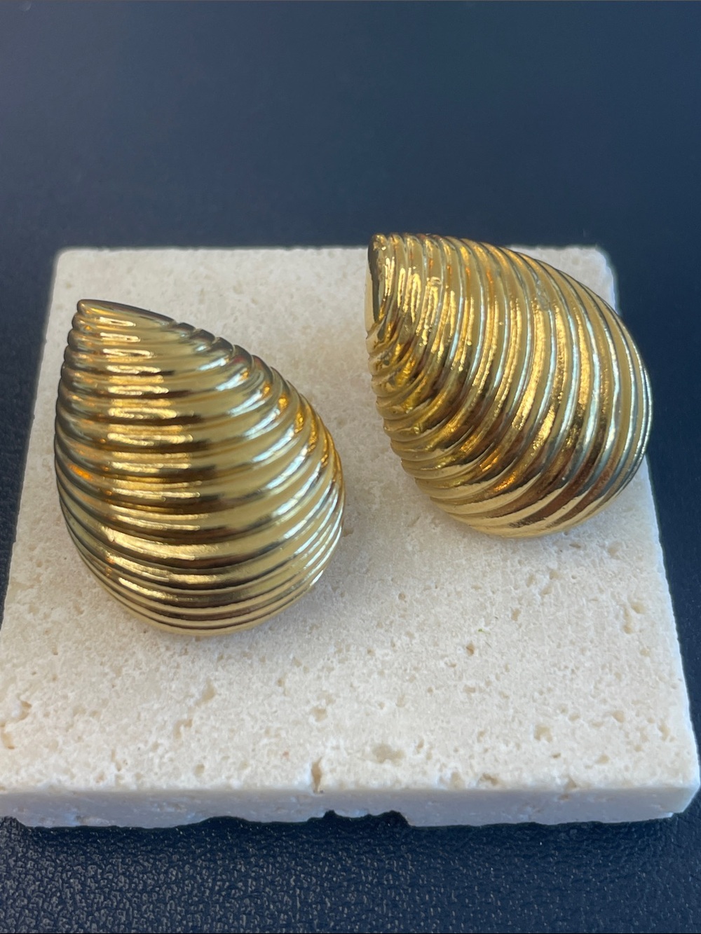 Vintage Gold Ribbed Teardrop Clip-On Earrings